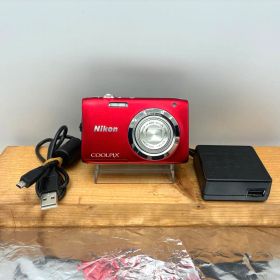 外装美品【シャッター不良】Nicon COOLPIX A100 レッド