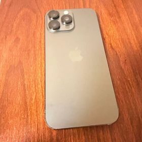 iPhone 16 Pro Max 256GB ブラックチタニウム