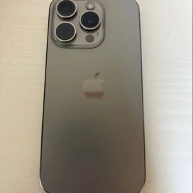 Apple iPhone 15 Pro 本体