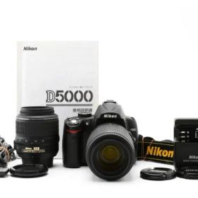 Nikon D5000デジタルカメラ ダブルレンズセット（付属品あり）
