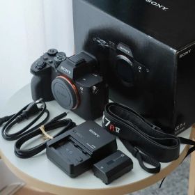 SONY α7R V ボディ ILCE-7RM5 元箱・付属品あり 美品