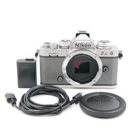 ■シャッター数28282枚！極上品■ Nikon Z fc ボディ ナチュラルグレー プレミアムエクステリア張替 シルバー ミラーレス一眼カメラ