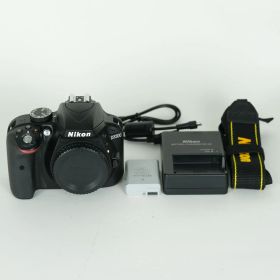 [美品 | シャッター数2,404回] Nikon D3300 | Nikon Fマウント