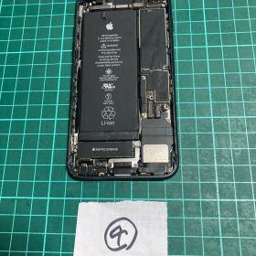 【ジャンク】iPhone se2本体