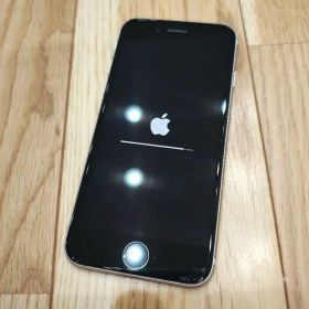 iPhone se3 ホワイト simフリー 美品