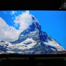 LG 24UD58-B 4Kモニター 液晶画面はスレもない美品 正常動作品