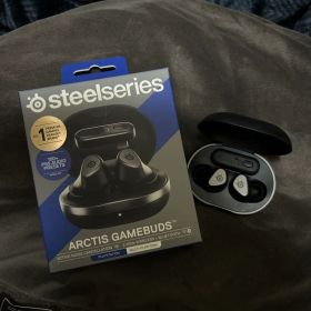 SteelSeries Arctis GameBuds 本体