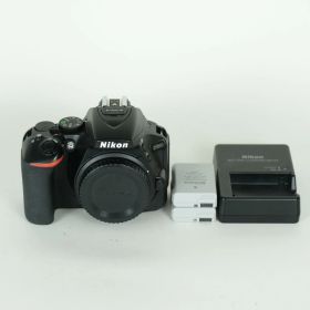 [良品 | シャッター数70,487回] Nikon D5600 [ボディ] | Nikon Fマウント