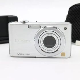 ＜＜ポーチ＆新品ストラップ付き！！＞＞【良品】Panasonic パナソニック デジタルカメラ LUMIX FS7 シルバー DMC-FS7-S#LE2028051