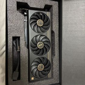 ASUS ProArt GeForce RTX 5080 本体