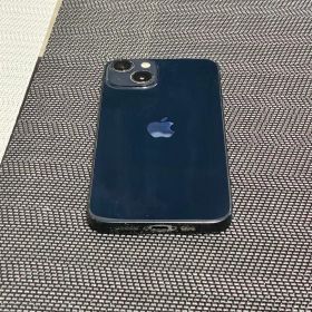 Apple iPhone 13 本体