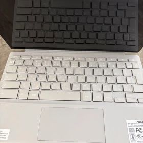 ３回ほど使用 ASUS Chromebook CM3001DM2 本体