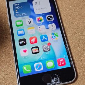 Apple iPhone SE 2世代 64GB White 画面割れあり