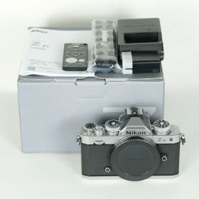 [美品 | シャッター数1,414回] Nikon Z fc [ボディ シルバー] | Nikon Zマウント