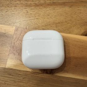 Apple AirPods 4 ANC ノイズキャンセリングモデル