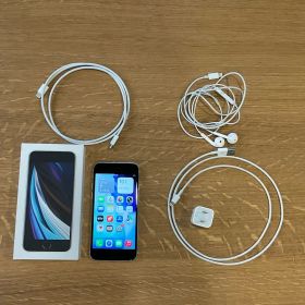 Apple iPhone SE2 64GB White 箱・ケーブル＋おまけ