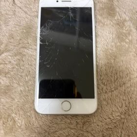 iPhone 7 シルバー 画面ひびあり