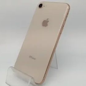 【中古】Apple au 【SIMロック解除済み】 iPhone 8 64GB ゴールド MQ7A2J/A【新宿】保証期間１ヶ月【ランクC】
