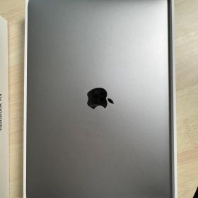 美品 MacBook Air 2018 8GB 256GB 箱充電器付