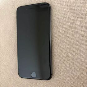 Apple iPhone8本体 ブラック ケース付き