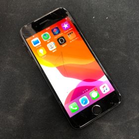 【訳あり品】iPhone SE第2世代 docomoSIMロックあり 64GB ブラック【保証なし】
