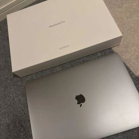 Apple MacBook Pro 16インチ
