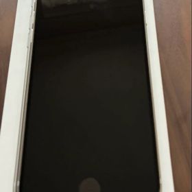 iPhone SE3 64G 本体 SIMフリー