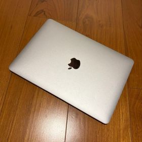 Apple MacBook Retina 12インチ（Early 2016）