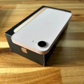 美品 バッテリー100％ iPhone 17e 256GB SIMフリー