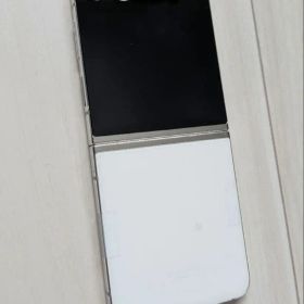 国内版 番Samsung Galaxy Z Flip5 256GB 本体