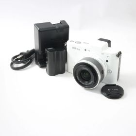 ニコン Nikon1 V1 ホワイト + 1NIKKOR 10-30mm VR レンズセット 【シャッター数5740回】