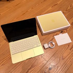 極美品 MacBook Neo 512GB シトラス Touch ID 充電3回