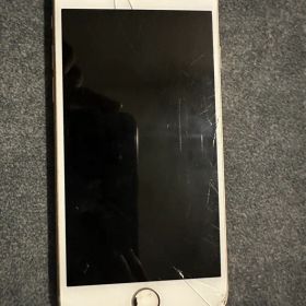 iPhone8 64GB ジャンク ホームボタン・カメラ不良 画面割れ
