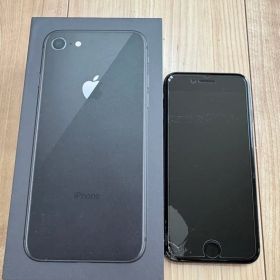Apple iPhone 8 256GB 本体 ブラック キズ有