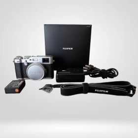 FUJIFILM X100F シルバー (ショット数 3700)
