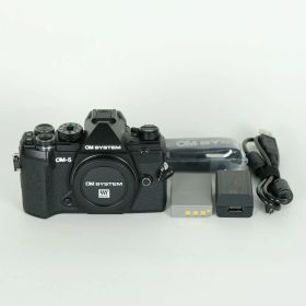[美品 | シャッター数3,000回] OM SYSTEM OM-5 [ボディ ブラック] | マイクロフォーサーズマウント