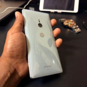 Xperia XZ2 中古 4,400円 | ネット最安値の価格比較 プライスランク