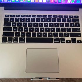 MacBook Pro 15 Mid 2015 / Core i7 / 16GB