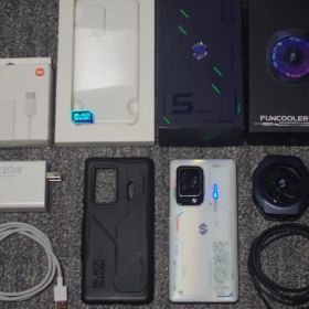 BlackShark 5 Pro グローバル版 (充電器、ケース、クーラー付属)