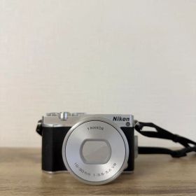 Nikon 1 J5 ミラーレス一眼 本体 1 NIKKOR 10-30mm