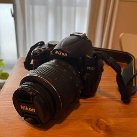 Nikon D5000 デジタル一眼レフカメラ