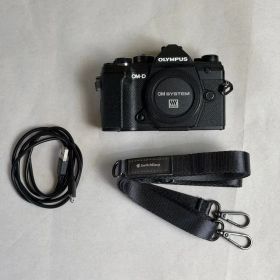 OLYMPUS OM-D E-M5 Mark III 本体