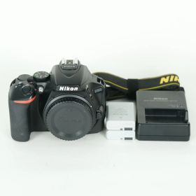 [良品 | シャッター数57,530回｜バッテリー2個付] Nikon D5600 [ボディ] | Nikon Fマウント