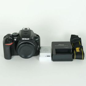 [美品 | シャッター数3,065回｜バッテリー2個付] Nikon D5600 [ボディ] | Nikon Fマウント
