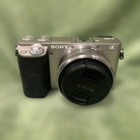 SONY ミラーレス一眼 α6000 レンズ付き 動作良好