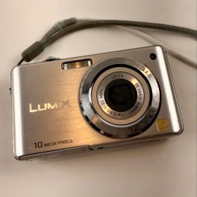 Panasonic LUMIX DMC-FS7 デジタル カメラ 本体