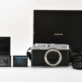 ■ 美品 ■ フジフィルム FUJIFILM X-E4《元箱付 S数2860回》