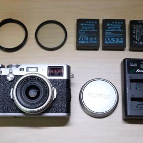 FUJIFILM X100F 付属品多数 動作良好 SDカード64GB付