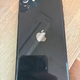 Apple iPhone SE 本体 ブラック 画面割れ