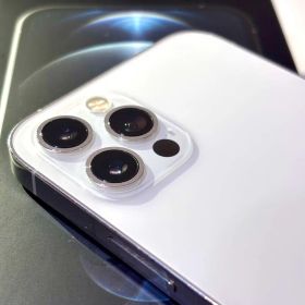 美品 Apple iPhone 12 PRO 128GB SIMフリー シルバー